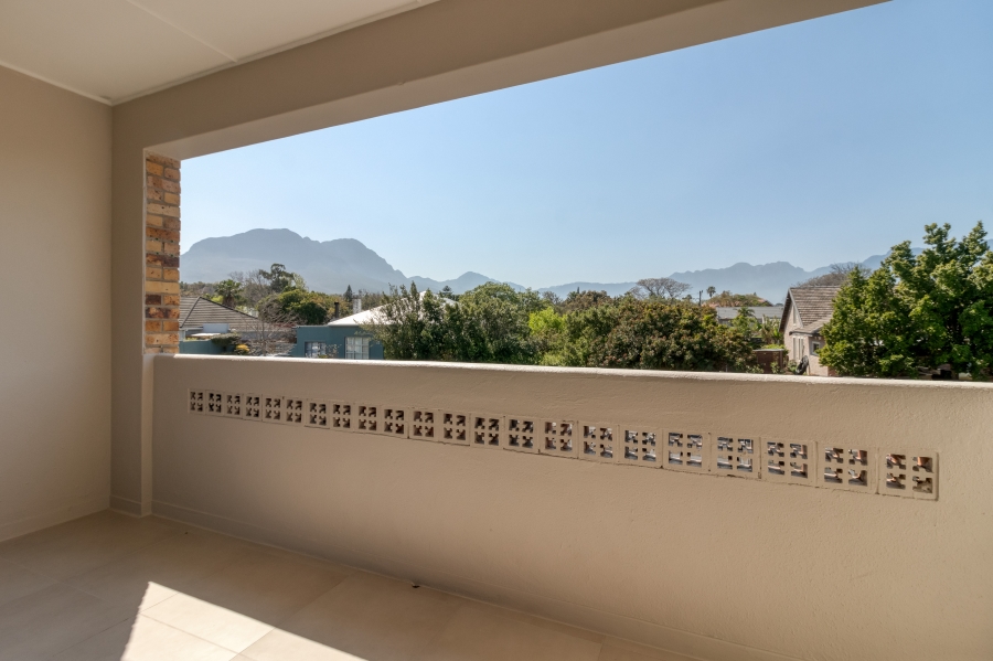 To Let 2 Bedroom Property for Rent in Lionviham Western Cape
